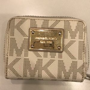 Michael kors bi fold wallet